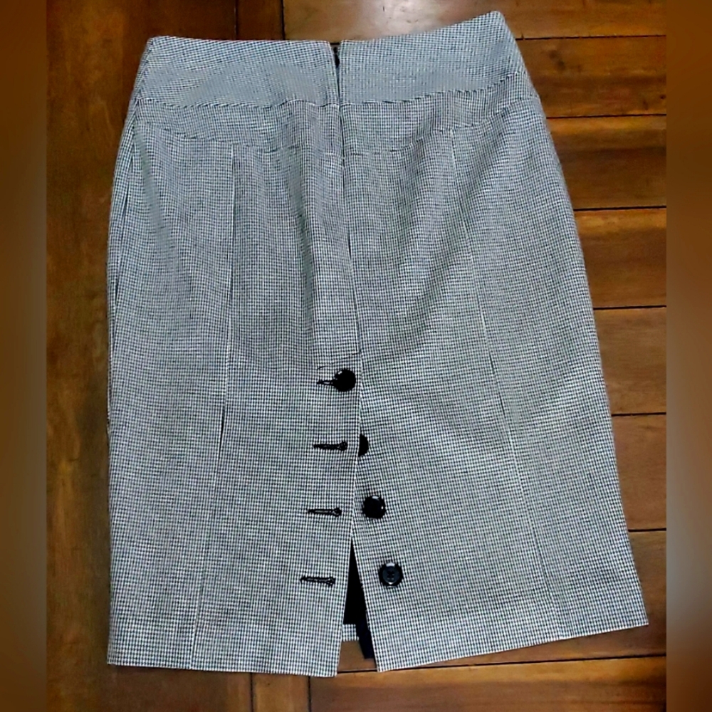Express Design Studio Business Grey Pencil Skirt with Black Buttons Size 0